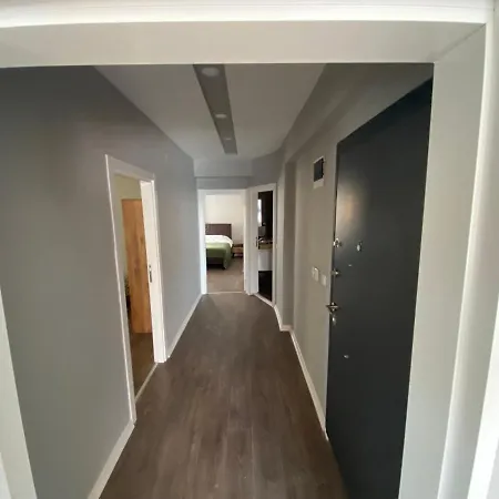 Lara Apartment *